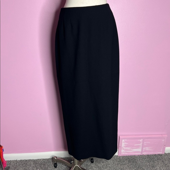 I tags Black Ellen Tracy fitted Skirt with back kick pleat size 8 see discript - Picture 3 of 11